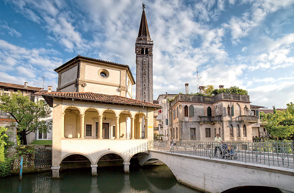 Churches in Sacile: Church of Pietà - exterior