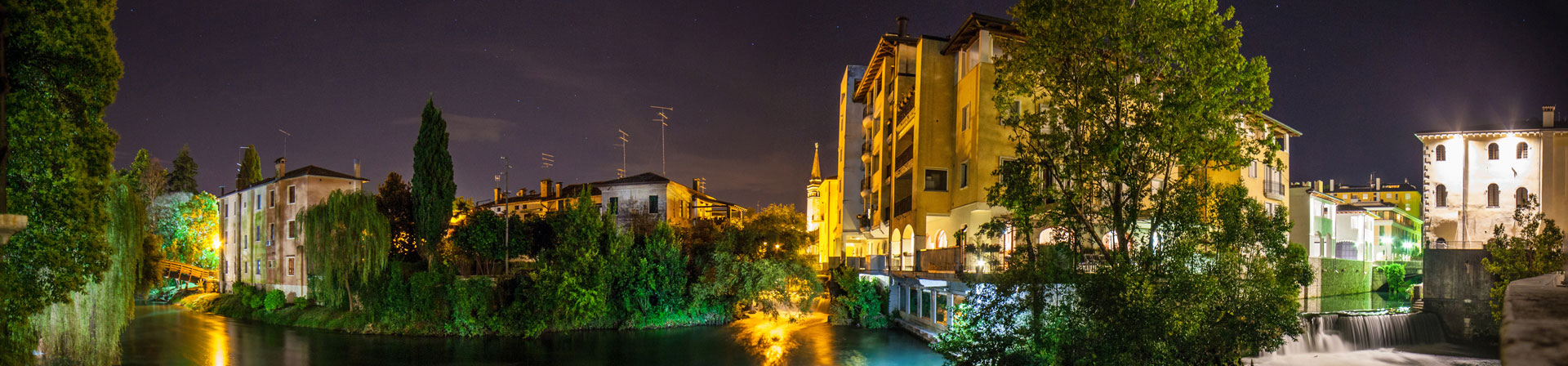 Veduta notturna di Sacile e del Livenza