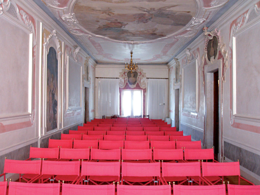 Cosa vedere a Sacile: Palazzo Ovio Gobbi - sala interna