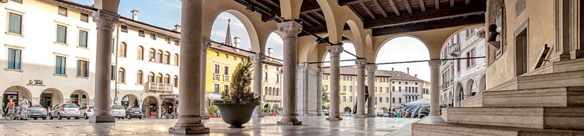 Cosa vedere a Sacile: Piazza del Popolo - porticato esterno