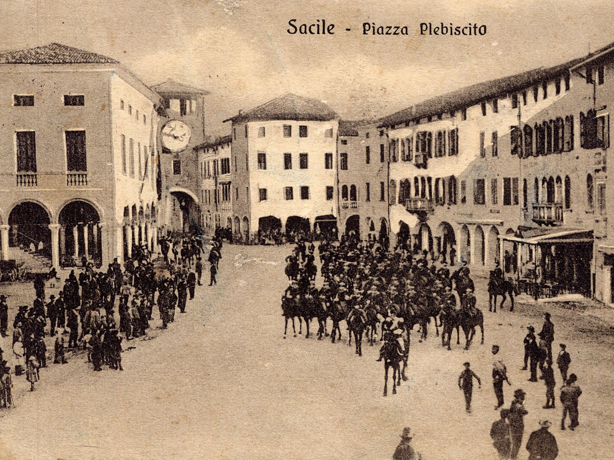 Storia di Sacile: cartolina Piazza del Plebiscito